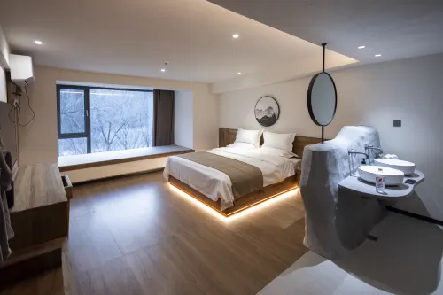 Wutai Mountain Hemlock Forest Homestay