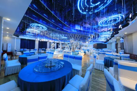 Zhonghuang Hotel Отели в г. Яньань