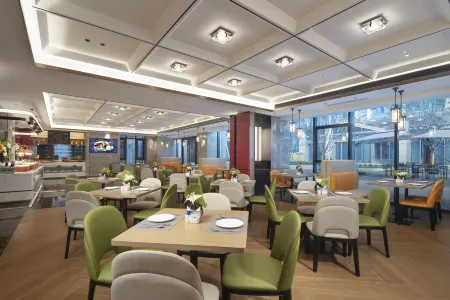 Hampton by Hilton Xi'an Qujiang New District Отели рядом с достопримечательностью «Xi'an Siyuan University»