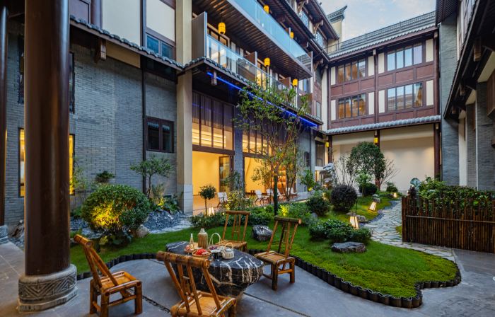 Quxiang Yazhu Chufeng Courtyard Homestay (Jiuge Alley)