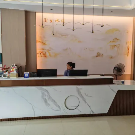 Jinbi Hotel (Chongzuo Daxin County Detian Avenue)