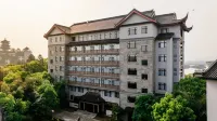 Longyou Longtian Xinxiang Resort Hotel