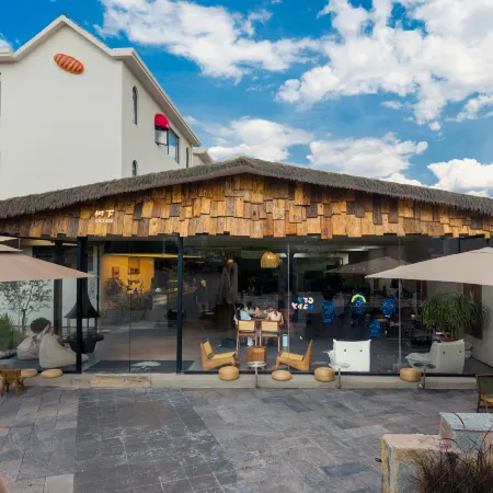 Mile Shuxia Hot Springs Homestay