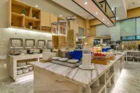 Ease Hotel · Zhi (Yichang Three Gorges Visitor Center Binjiang Wanda)