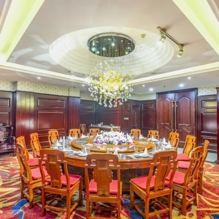 Hong Qi Qu Holiday Hotel