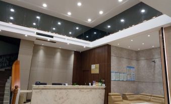 Light Stay Yuexiang Hotel (Maoming South Railway Station)