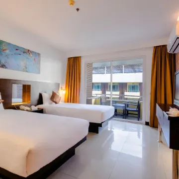 Baron Beach Hotel Отели рядом с достопримечательностью «Бич-роуд»