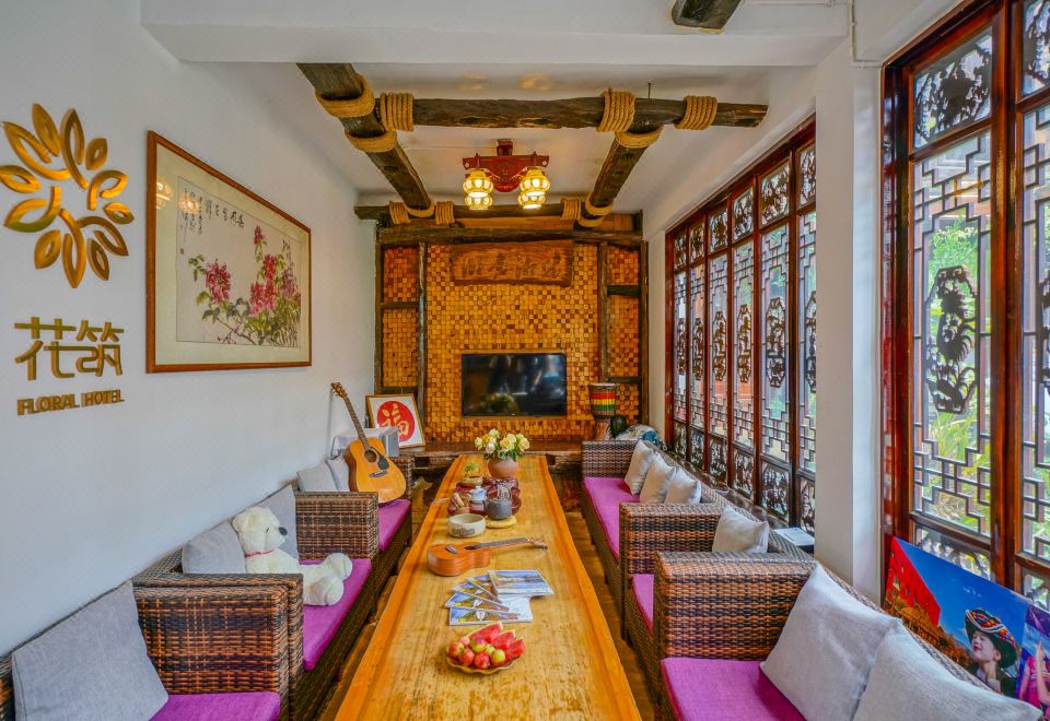 2. 플로럴 호텔·선..