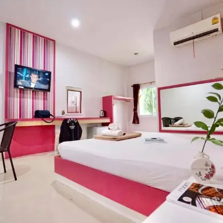 Sabai EZ Hotel Отели рядом с достопримечательностью «Скала Као-Сенг»