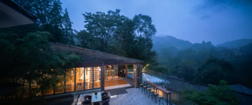 Qingcheng Mountain - Luxury Wuliuzhuang