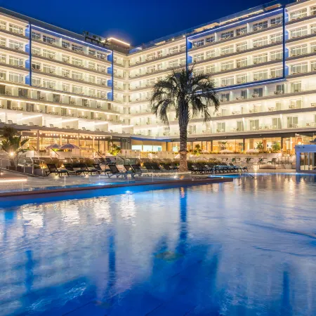 L'Azure Hotel
