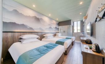 Chuang e Home Happy Youth Hotel (Longquan Wanda Plaza) - Housity
