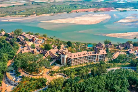 Phalaka Hotel & Resort
