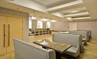 Xinyang Naya Chain Hotel - Housity