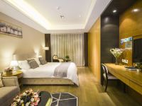 万丽海景度假公寓(青岛中联自由港湾店) - 精品特惠大床房（高性价比热销房型）