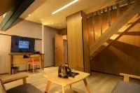 Yixin Hotel(Qingdao Zhanqiao Railway Station Metro Station)