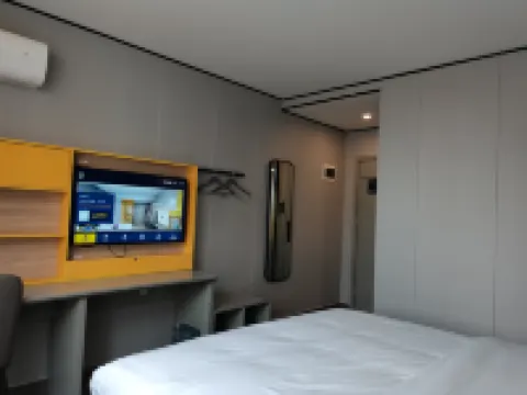 7Days Inn Hotel (Shijiazhuang Railway Station West Square)