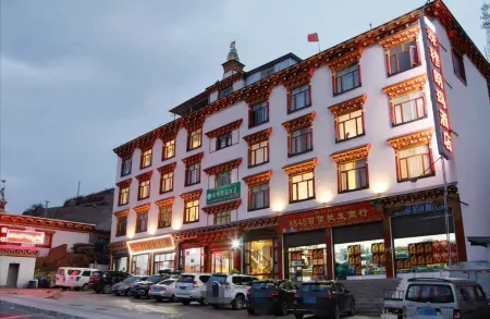 Yanjingzhumulangma Отели рядом с достопримечательностью «Xizang Yanjing Millennium Ancient Salt Field»