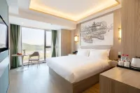 Yin Hu Hotel (Wanda maoxianlin University Town Nanjing)