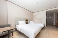 Hanting Hotel (Lijiang Old Town Dashuiche) فنادق في ليجيانغ