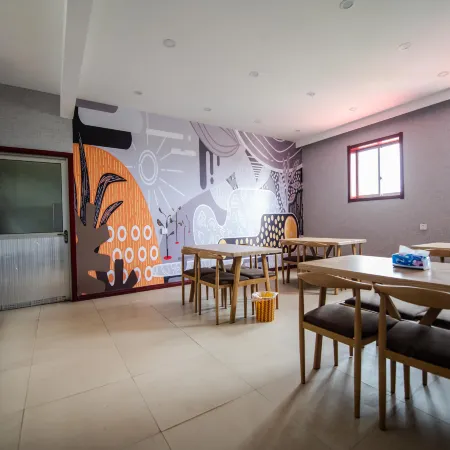 Pebble Hotel (Qingxu Xugou)