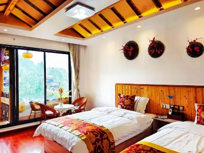 Furong Town Lushi Spring and Autumn B&B Hotels near Tusi Palace