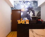 Runaway bear E-sports Hotel
