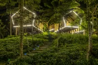 Small overseas Chinese coconut forest secret tent camp Các khách sạn ở Vạn Ninh