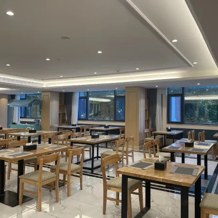 Vienna Hotel （Mengzi state plaza）