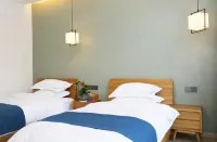 Anji Banxia Homestay (Anji Yunshang Grassland Resort Store)