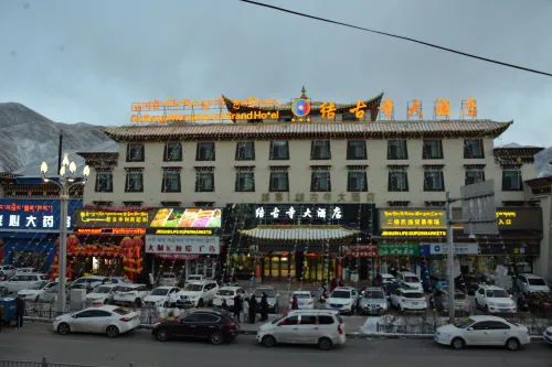 Yushu jiegu temple hotel