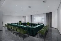 Haiyi Feno Hotel (Jingmen Railway Station Jingchu Institute of Technology Branch)