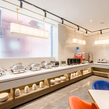 7 Days Premium Hotel (Xixian Government Road Store)