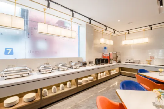 7 Days Premium Hotel (Xixian Government Road Store)