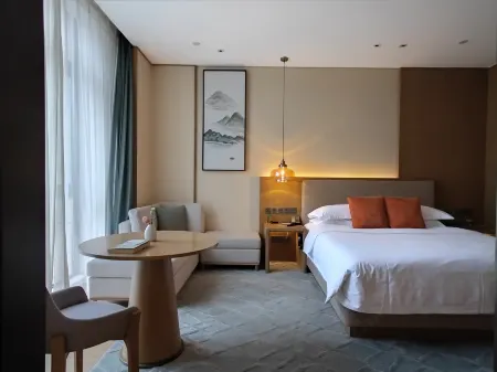Jia Rui Hotel (Chongqing Yuanjiagang Metro Station)