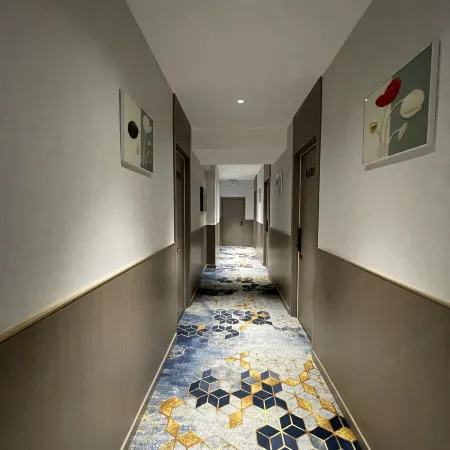 Fashionable and fast hotel Отели рядом с достопримечательностью «Китайская медицинская больница, Хулань, Харбин»