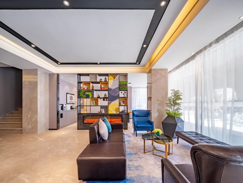 홈인 호텔 (청두 북부 기차역 연못)의 외부 전경