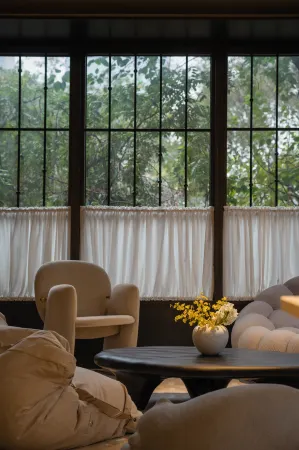 BUYUAN  HOTEL Отели рядом с достопримечательностью «School-running Station of Xihua University Chengdu Industry School»