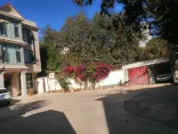 Xiangyun Baishun Hotel - Inns