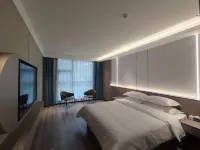 GreenTree Inn Hotel (Zunobligation Chuanbaoyuan City Plaza Branch)