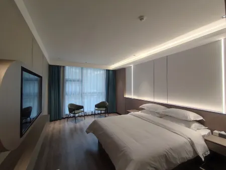 GreenTree Inn Hotel (Zunobligation Chuanbaoyuan City Plaza Branch) Отели в г. Вучуань