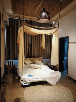 Xilinhot Recluse Theme Hotel