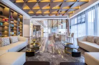 Atour Hotel Golden Eagle Plaza, West Lake Road, Suqian