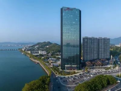 Han Riverside Apartment