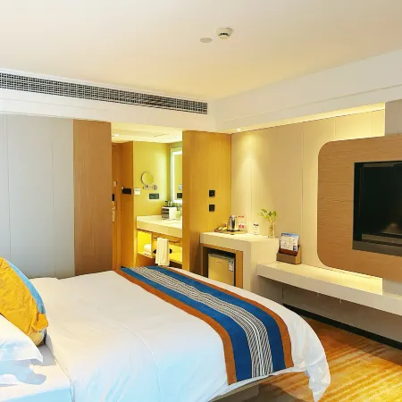 Wassim R Hotel