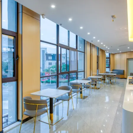 Starway Hotel (Huai'an Jinhu Suning Plaza)