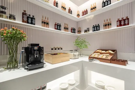 Homeinn Plus Hotel (Yangzhou Dongguan Street Dongquan Store) Отели рядом с достопримечательностью «Fuyuan Garden»