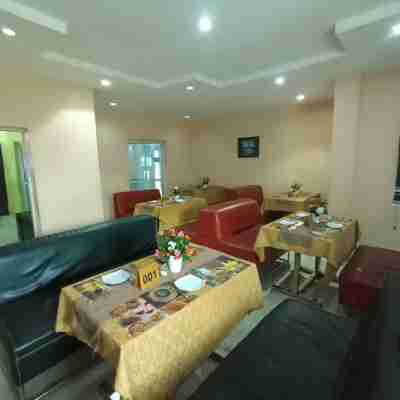 Suncliff Suites Limited Dining/Meeting Rooms