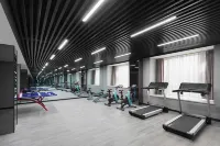 Yishang Oriental Hotel (Deyang Xudongli Food Street)