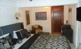 Kenbrill Hyatt Hotel